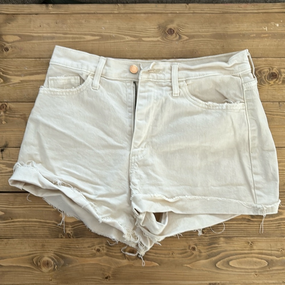 Universal Threads - Cream Denim High Rise Short - Size 6